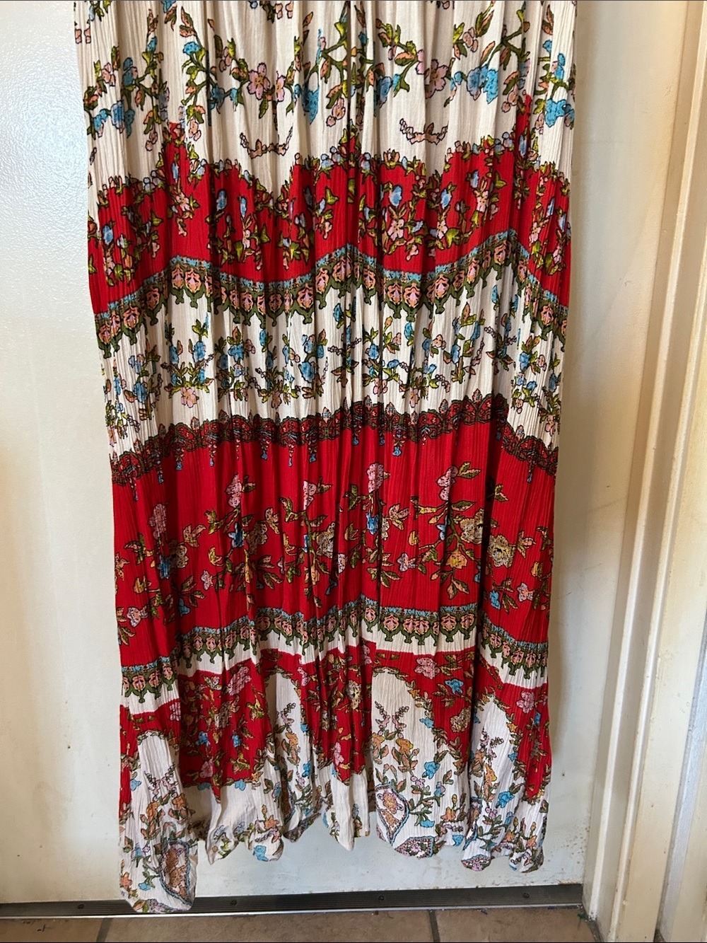 Patrons of Peace Red Floral Maxi Dress with Spaghetti Straps size M - Picture 10 of 12